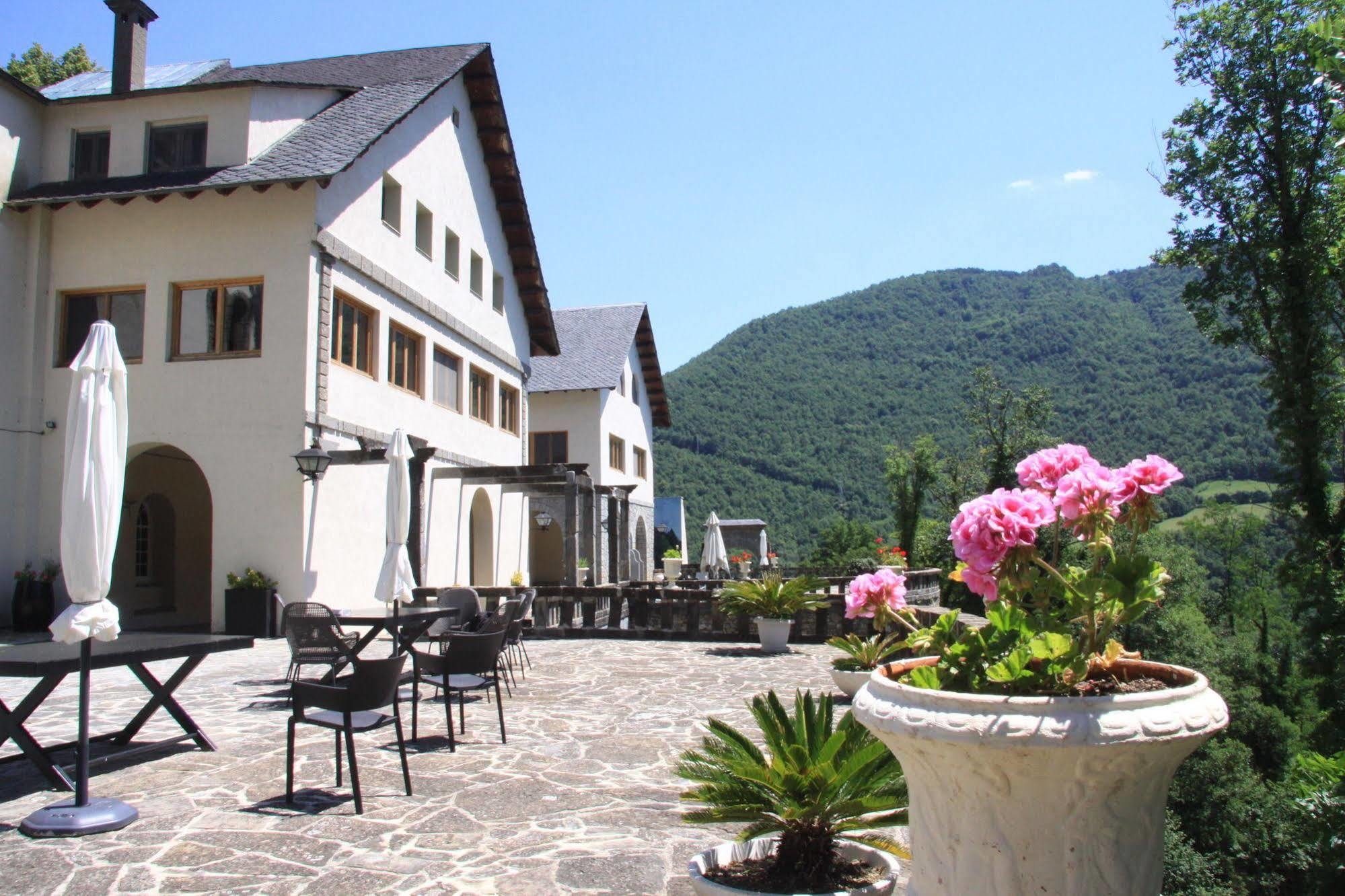 Angelats Hotel - A Signature Boutique Hotel & Restaurant Ribes De Freser Esterno foto